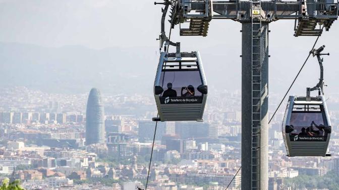 bosc urbà y teleférico de Montjuïc en Barcelona