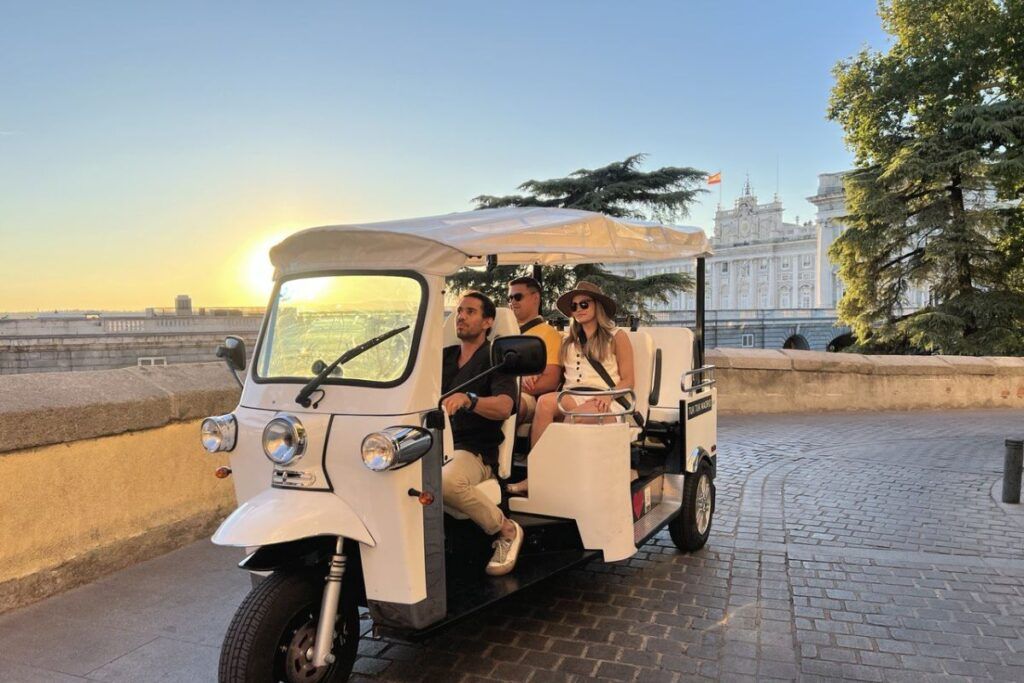 cómo moverse por Madrid en tuk tuk