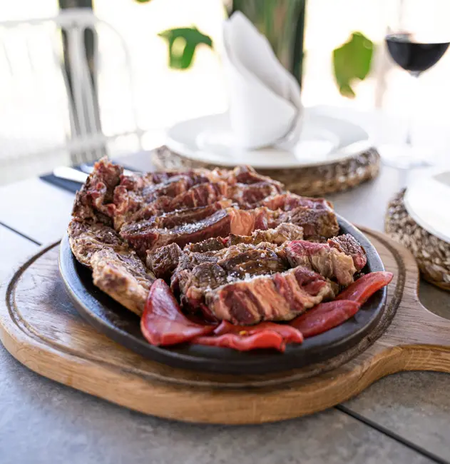 Chuleton-de-vaca-gallega-Comer-en-Casa-de-Campo-Cafe-del-Lago-Madrid
