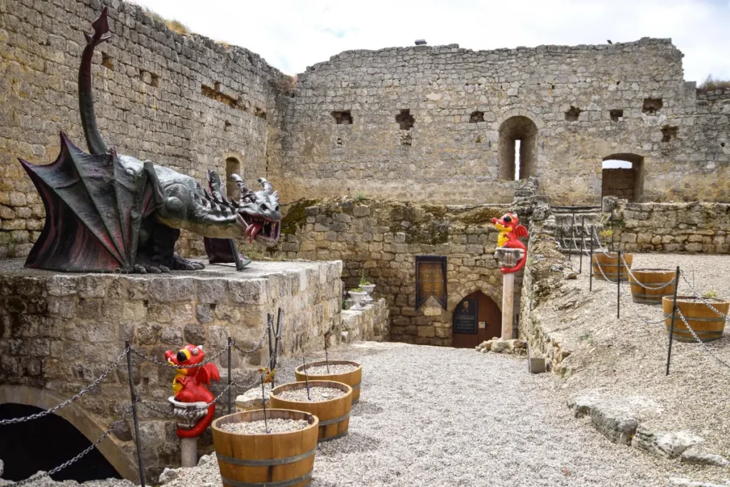 El Castillo Encantado Trigueros del Valle Valladolid (1)