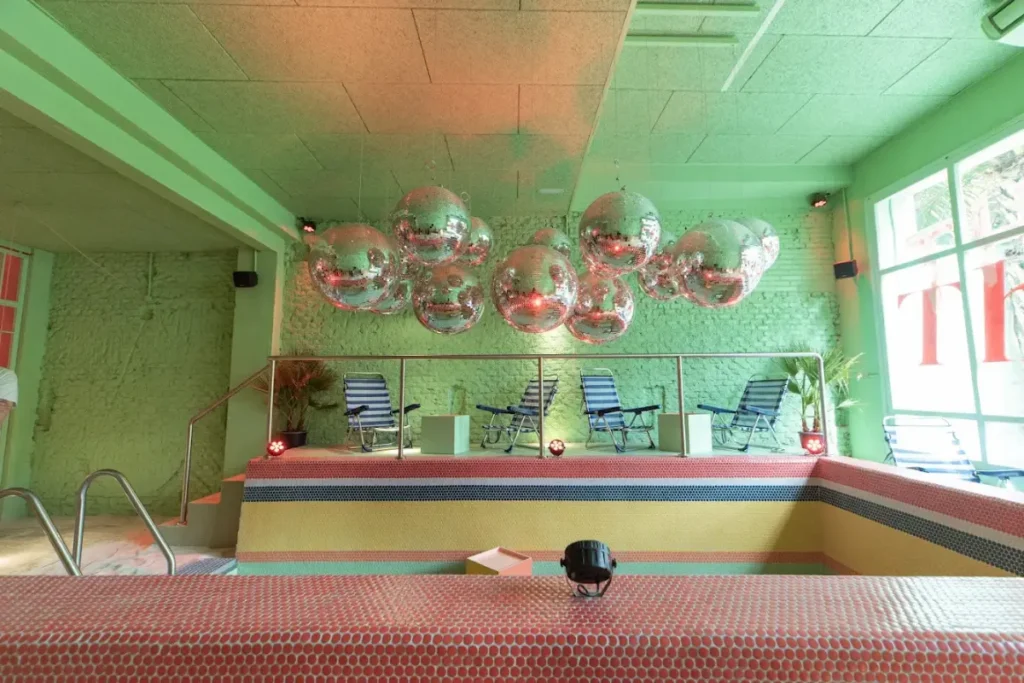 ojala pool bar