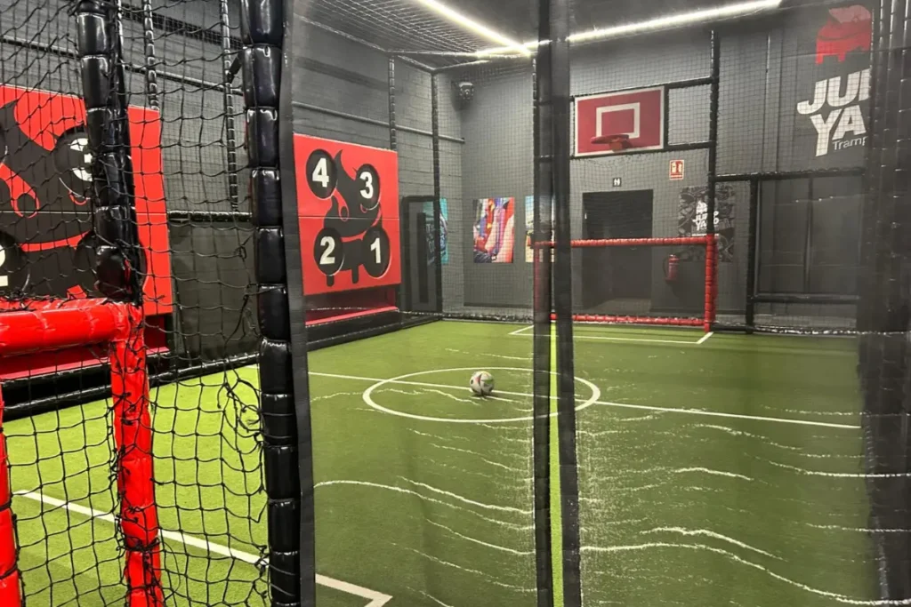 pista de fútbol JumpYard