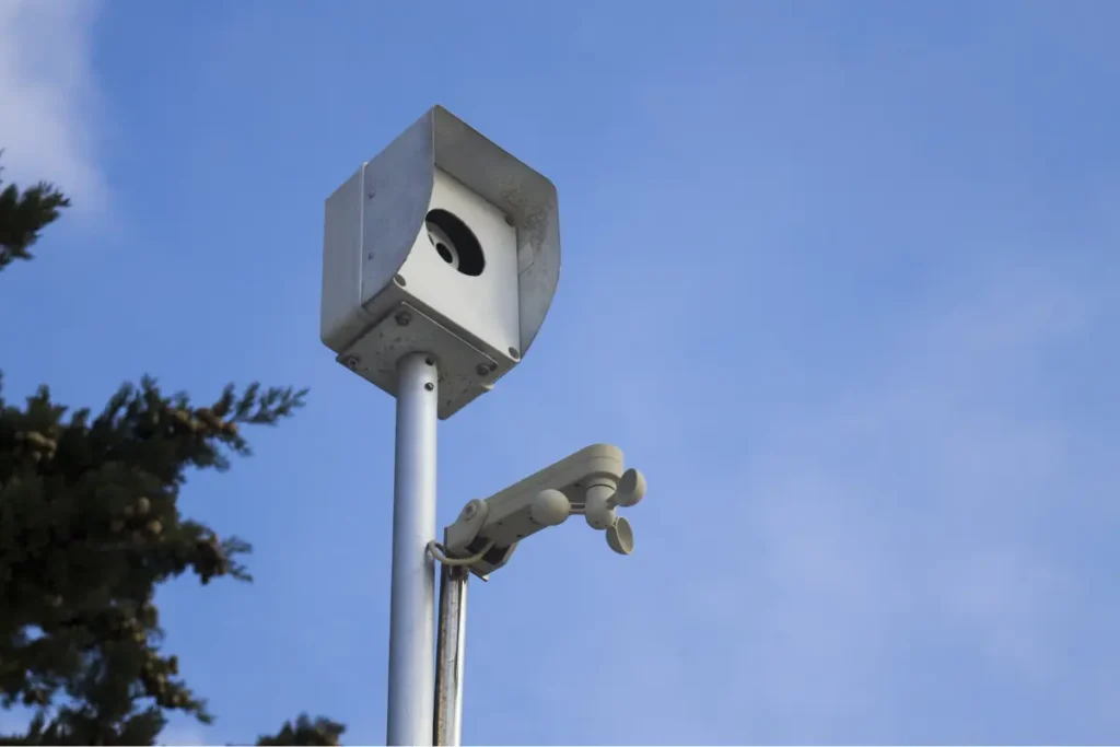 Cámaras de vigilancia para multar por tirar mal la basura