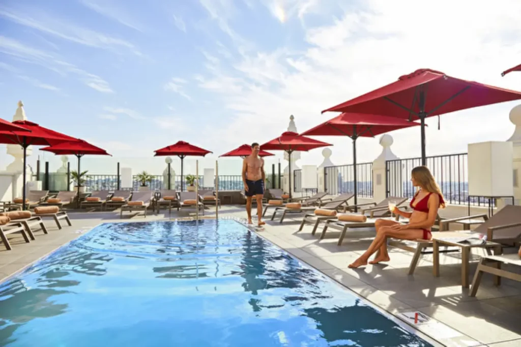 piscina Hotel Riu Plaza España