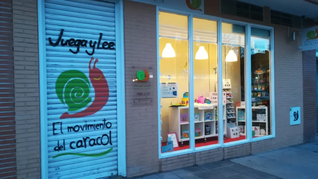 el-movimiento-del-caracol-libreria-y-juego-educativo-librerias-infantiles