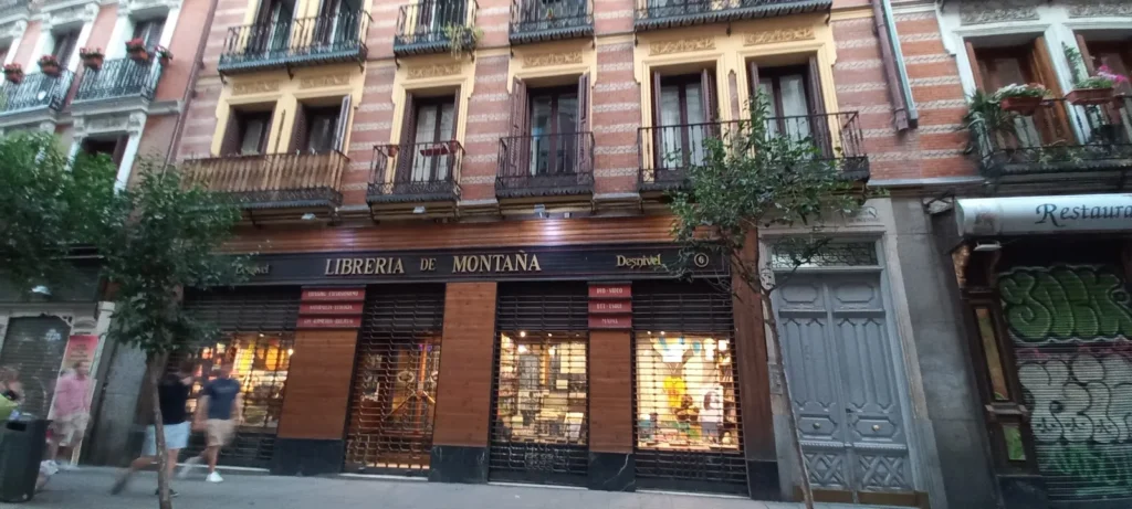 libreria-desnivel-librerias-infantiles